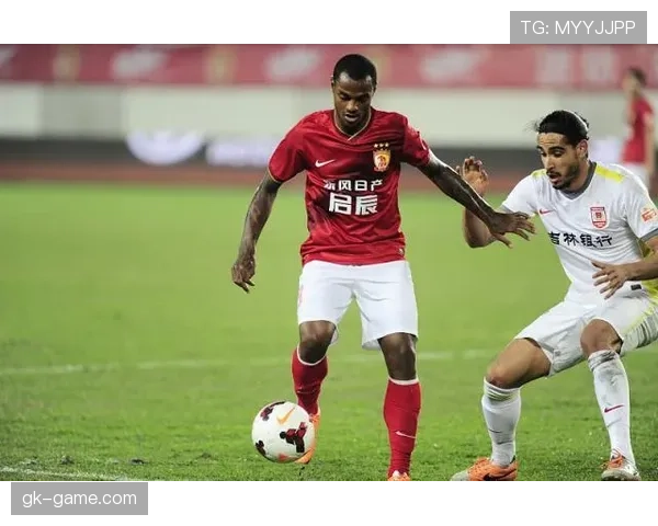 保利尼奥防守能力持续提升，助力球队后防线表现稳健