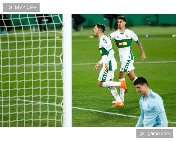 西甲新赛季豪门阵容升级,争冠格局再起波澜 西甲新赛季豪门阵容升级,争冠格局再起波澜