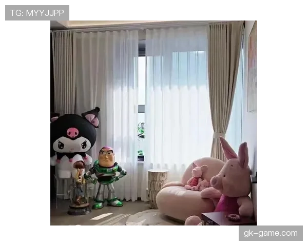 贾一凡居然住那种顶层豪宅,普通朋友圈都看不下去了!