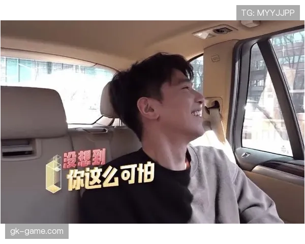 凯蒂·莱德基训练间隙突然变身厨神，这对比她泳池边的冷面笑容可真够反差的！